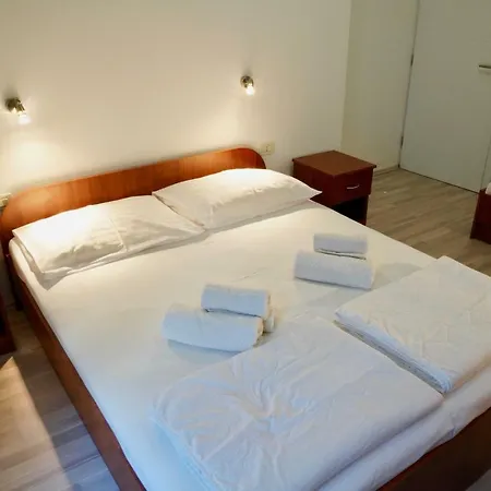 Apartman Sesar Krk - No. 1 Iva Krk Town